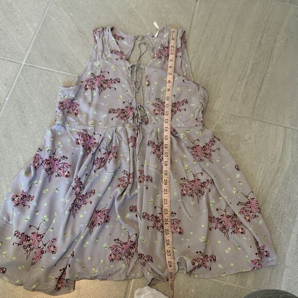 Free People Babydoll Empire Waist Mini Dress  Gray and Purple Floral Size Small - Picture 5 of 5